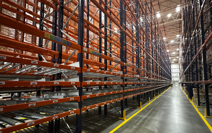 Estantería de 10 metros de altura con sistema Carton Flow, proyecto Modultec
