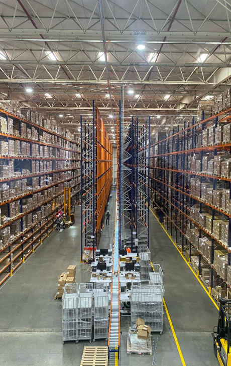 Estantería de 10 metros de altura con sistema Carton Flow, Modultec