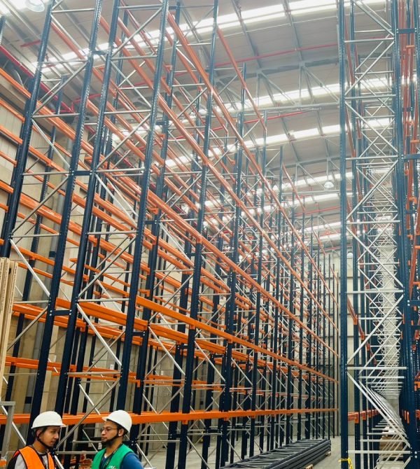 Estantería industrial de 11 m en el Parque Empresarial Lógika | Proyecto Modultec