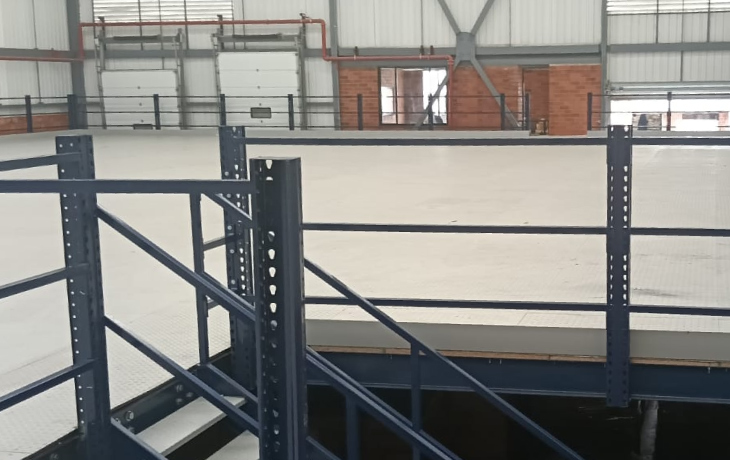 Mezzanine industrial de 1.185 m² para empresa de velas y aromas | Proyecto Modultec