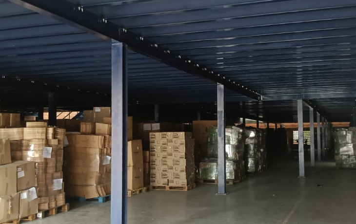 Mezzanine industrial de 1.185 m² para empresa de velas y aromas | Proyecto Modultec